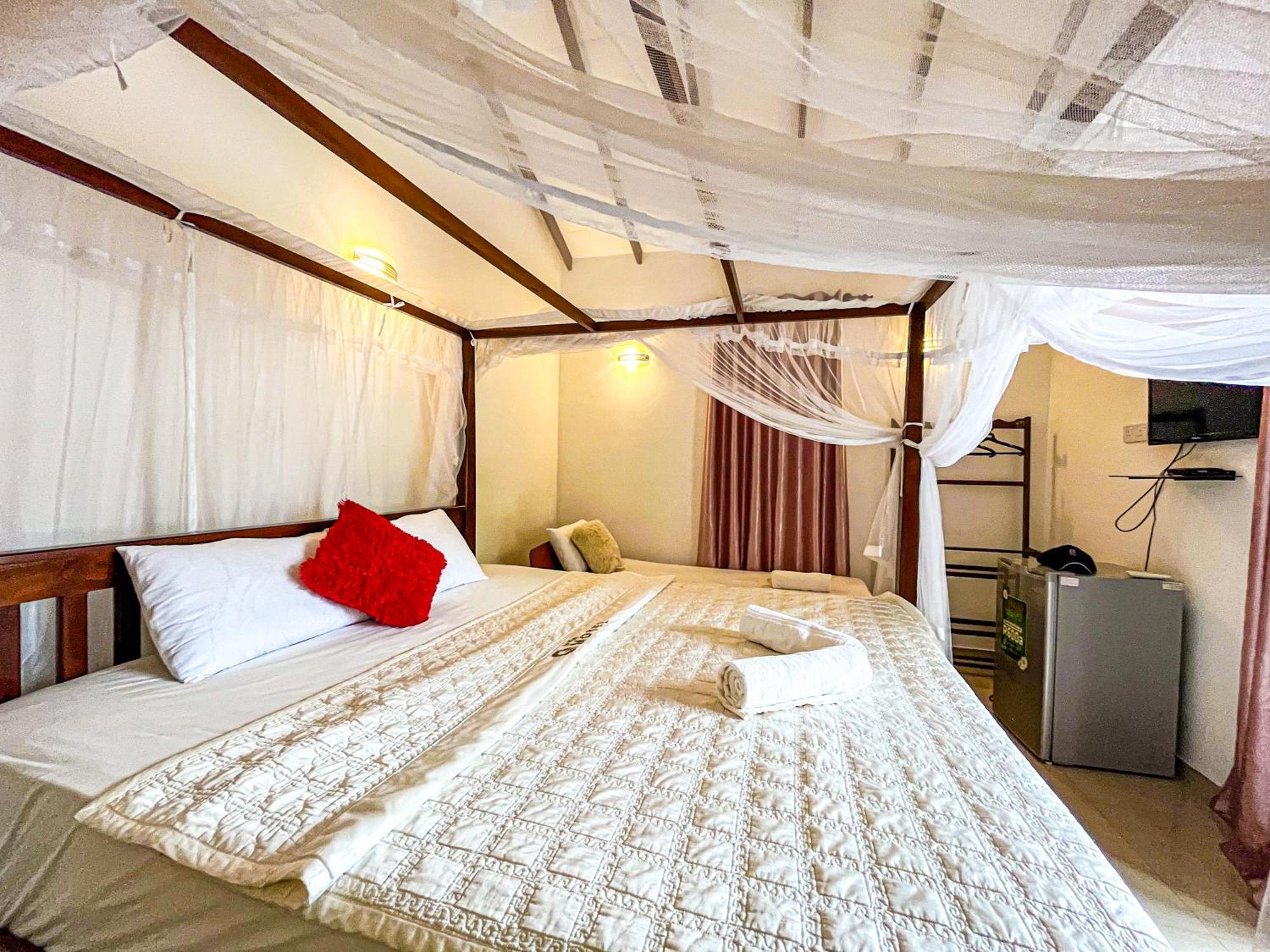 Galle Camellia Екстериор снимка